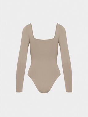 Aritzia Contour Cheeky Squareneck Longsleeve Bodysuit in Nomad Taupe